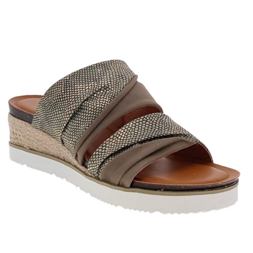 Corkys Textured Tan and Brown Slide Sandals